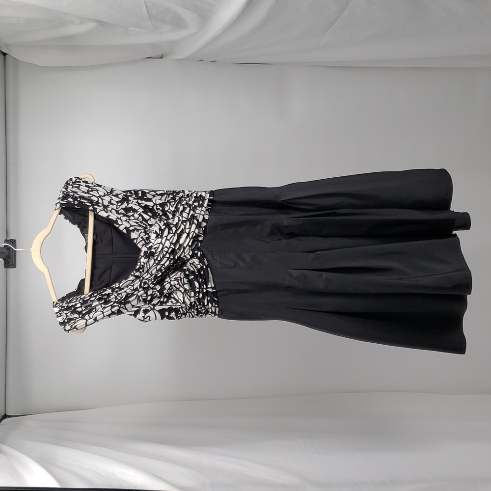 Tadashi Collection Black White Semi Formal Fitted Kick Flare Skirt Size 12